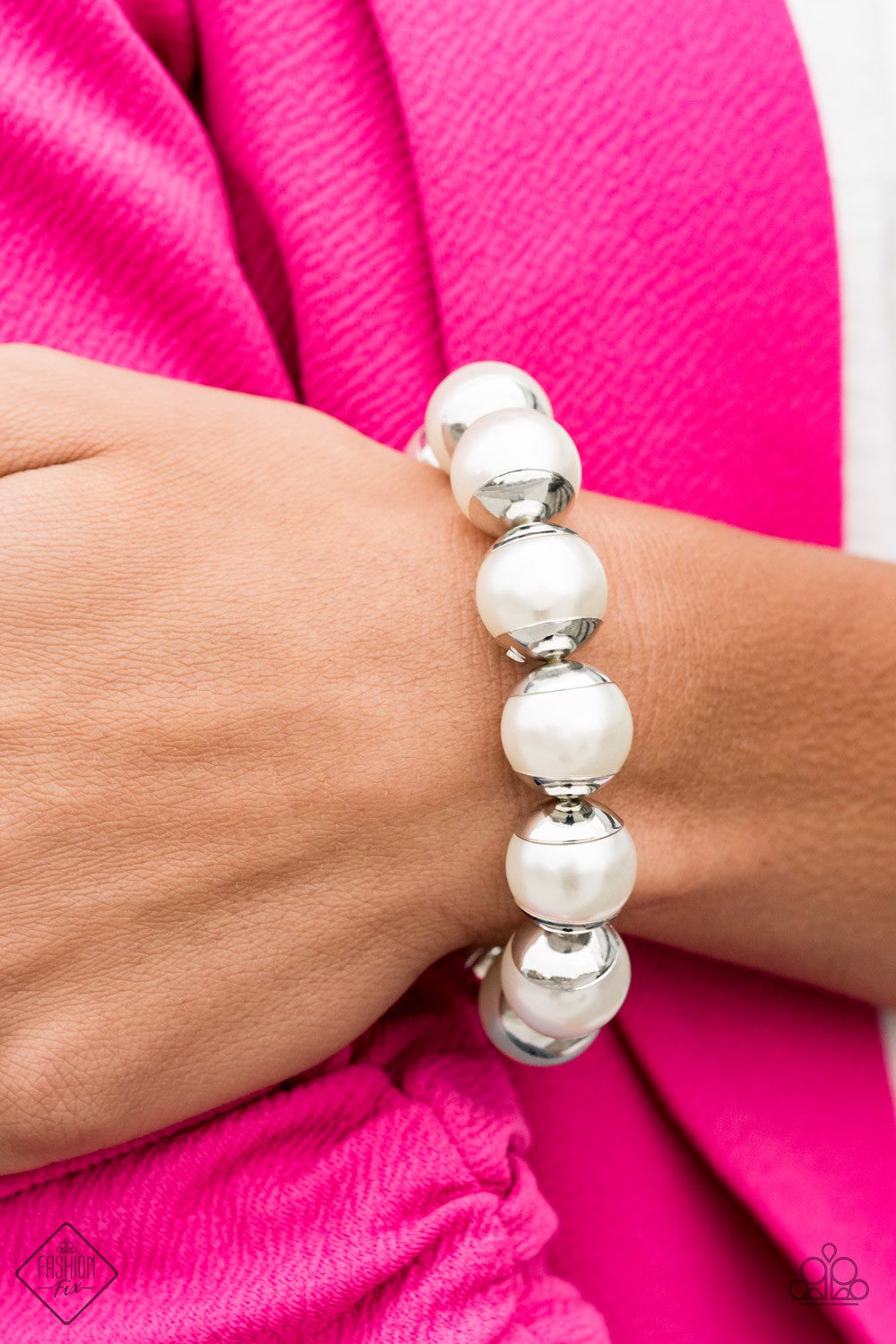 Paparazzi One Woman Show-STOPPER White Stretch Bracelet - Fashion Fix Fiercely 5th Avenue March 2019 - P9RE-WTXX-292LV