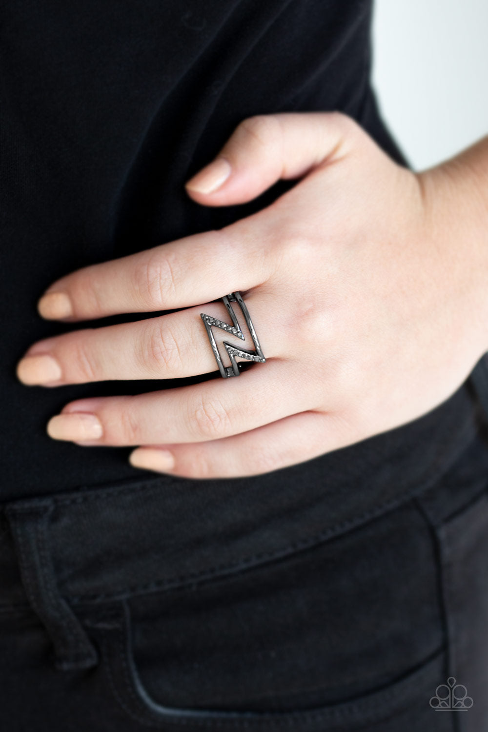 Paparazzi 5th Avenue Flash Black Ring