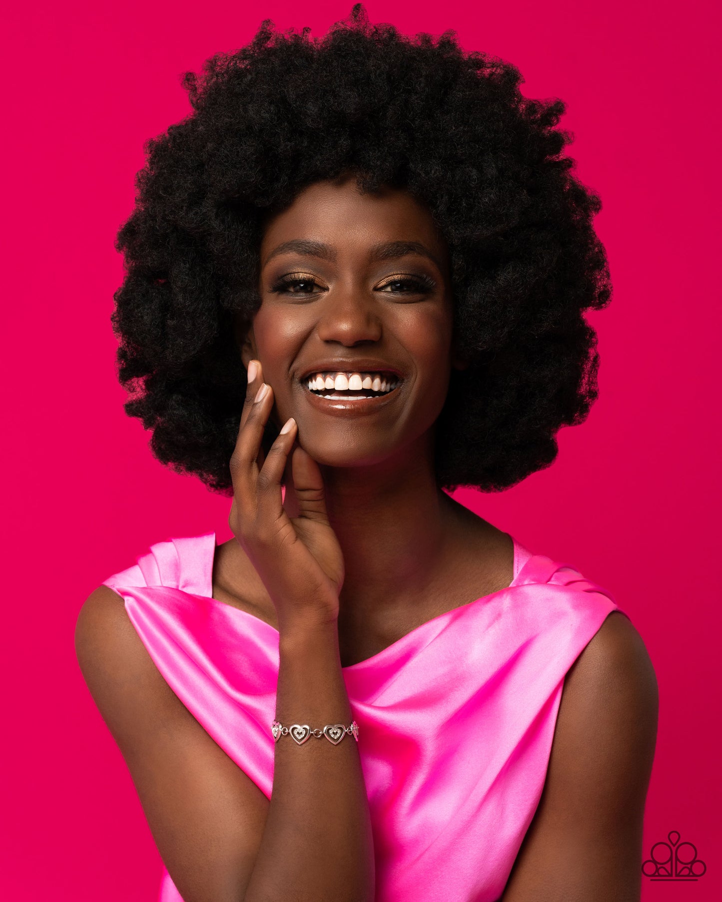 Paparazzi Catching Feelings White Clasp Bracelet - P9RE-WTXX-545XX