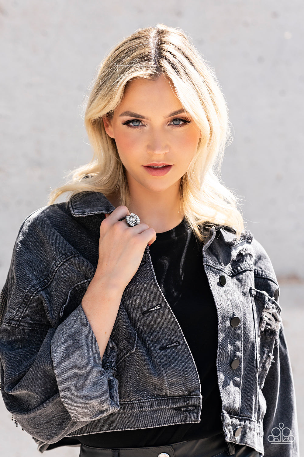 Paparazzi Daringly Deco Black Ring - P4ED-BKXX-118XX