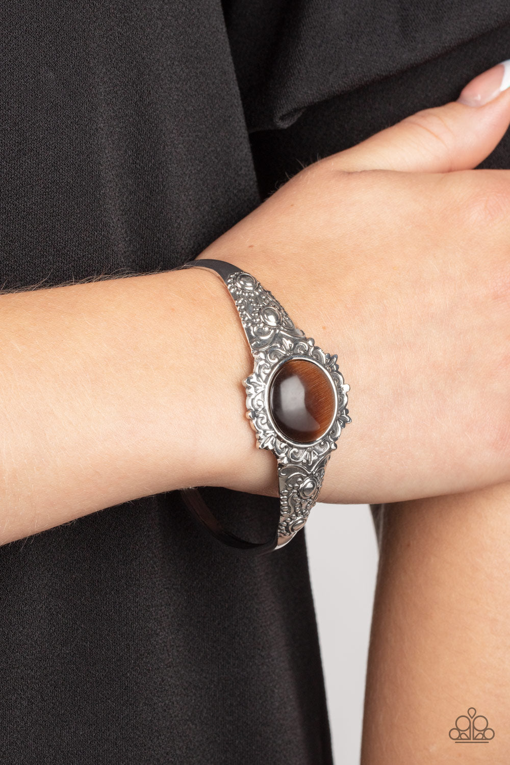 Paparazzi Extravagantly Enchanting Brown Cuff Bracelet - P9RE-BNXX-165XX