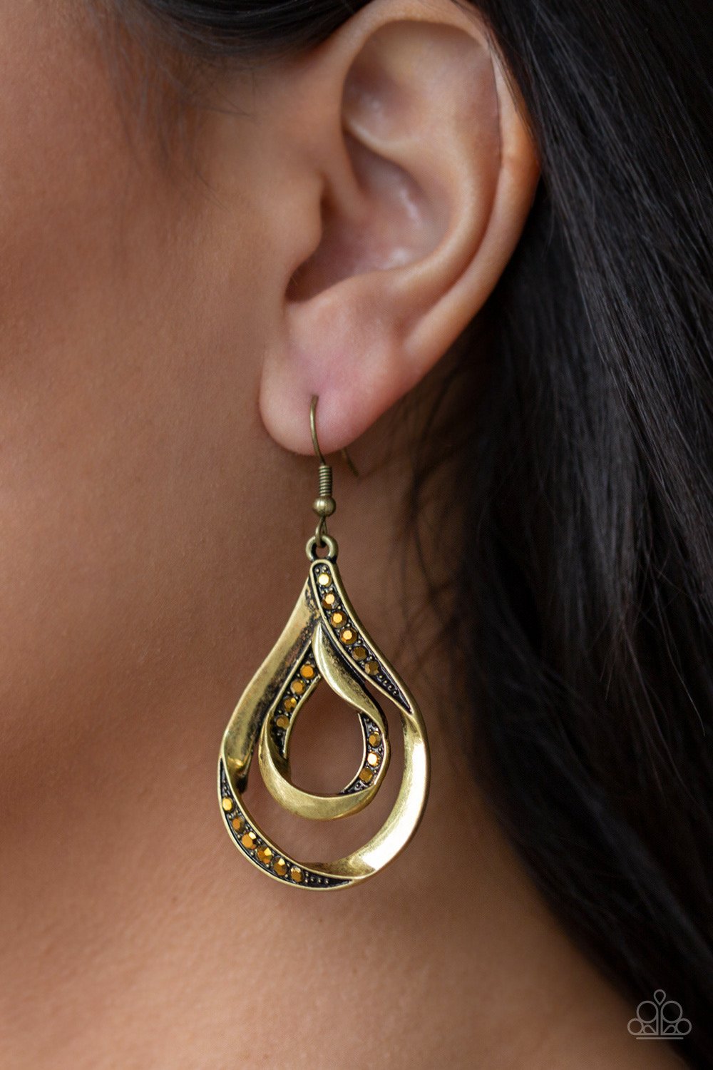 Paparazzi Flavor Of The Fleek Brass Fishhook Earrings
