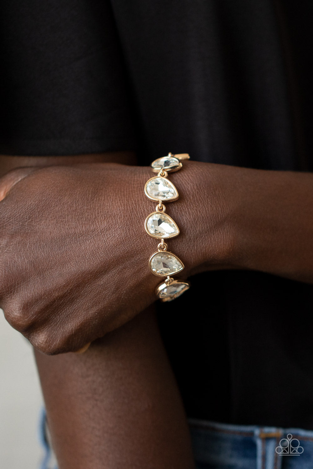 Paparazzi Free REIN Gold Clasp Bracelet - P9RE-GDXX-271XX