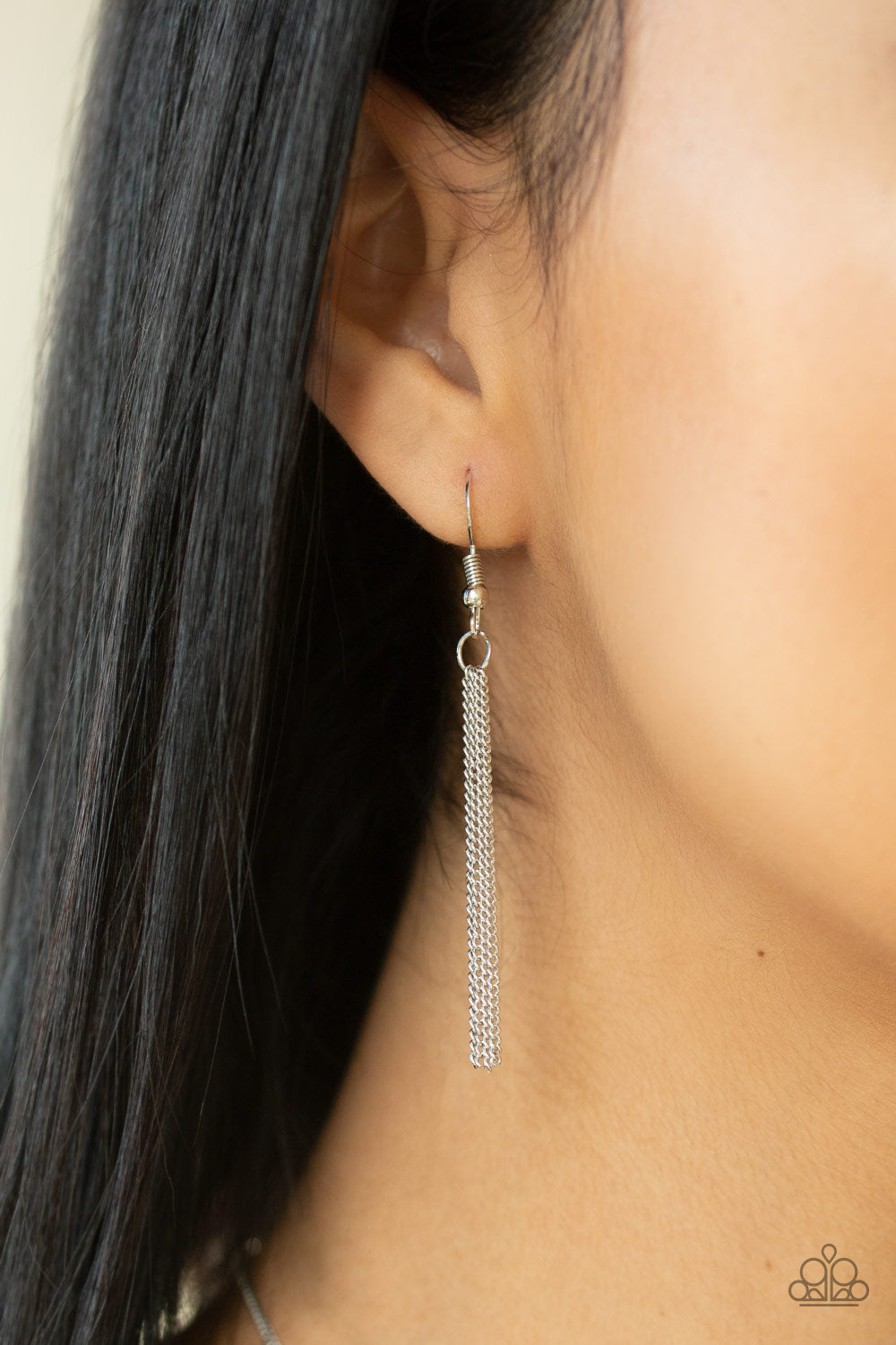 Paparazzi Heartbeat Street White Short Necklace - Life Of The Party Exclusive - P2DA-WTXX-075XX