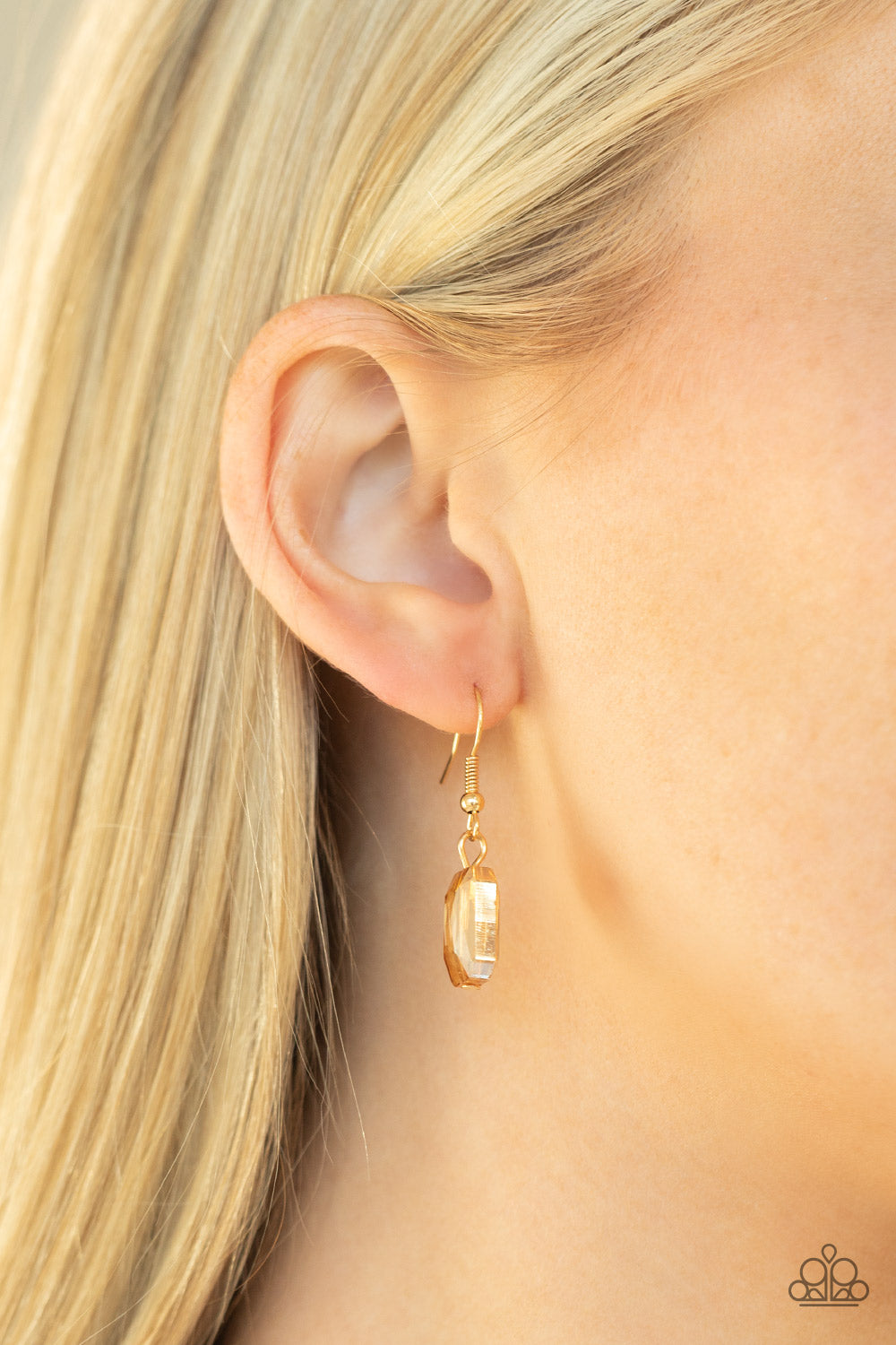 Paparazzi Heard It On The HEIR-Waves Gold Short Necklace