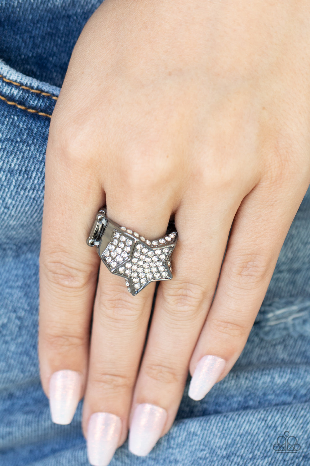 Paparazzi Here Come The Fireworks Black Ring - P4RE-BKXX-254XX