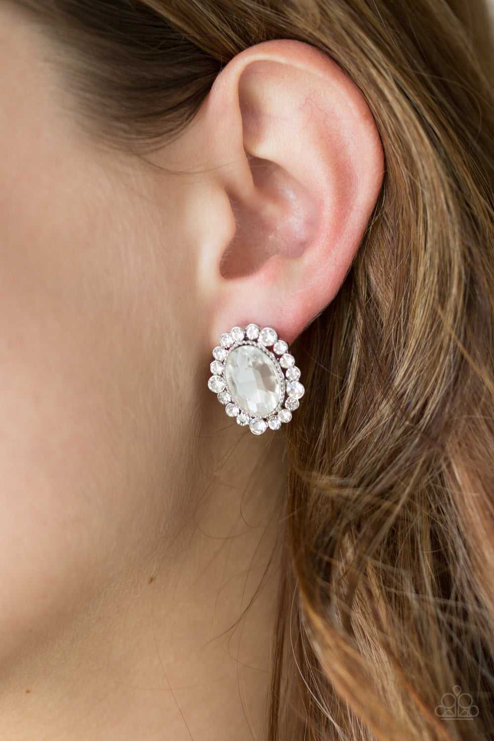 Paparazzi Hold Court White Post Earrings - P5PO-WTXX-147XX