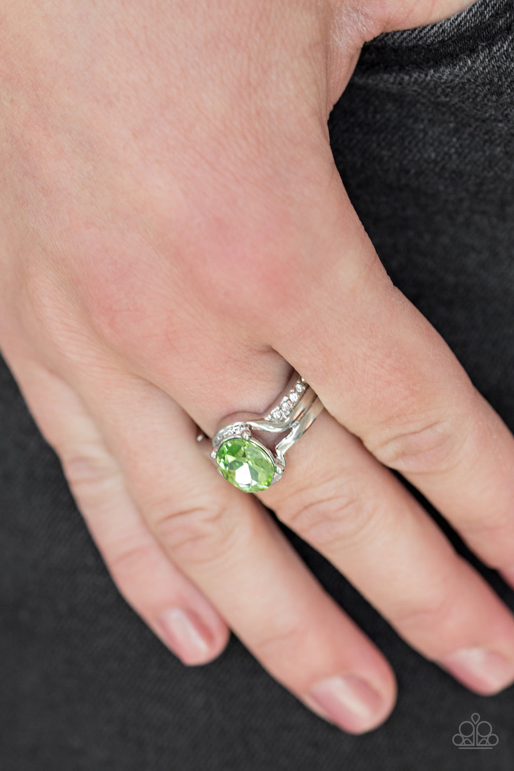 Paparazzi Home is Where The Castle Is Green Ring - P4RE-GRXX-079XX