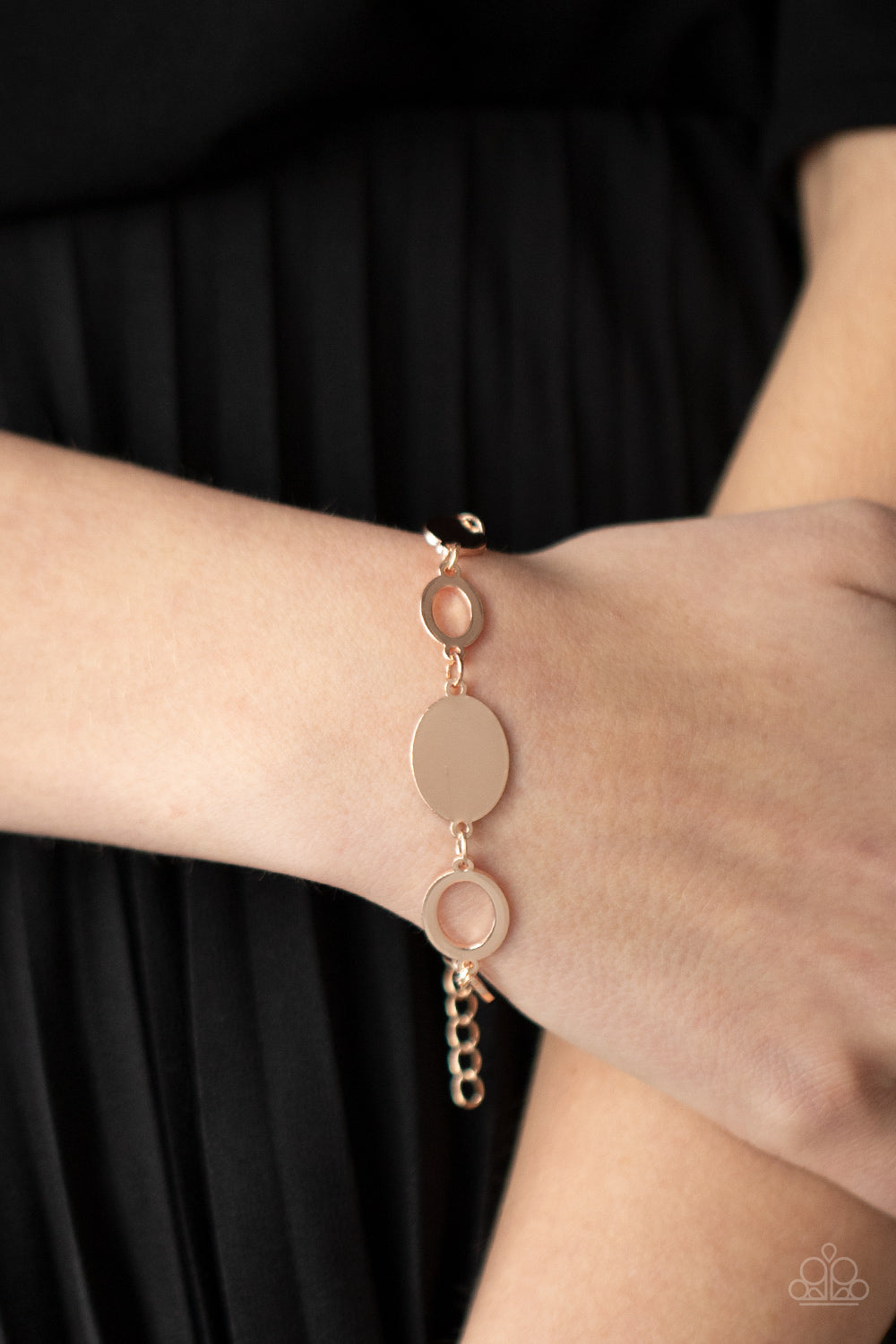 Paparazzi OVAL and Out Rose Gold Clasp Bracelet