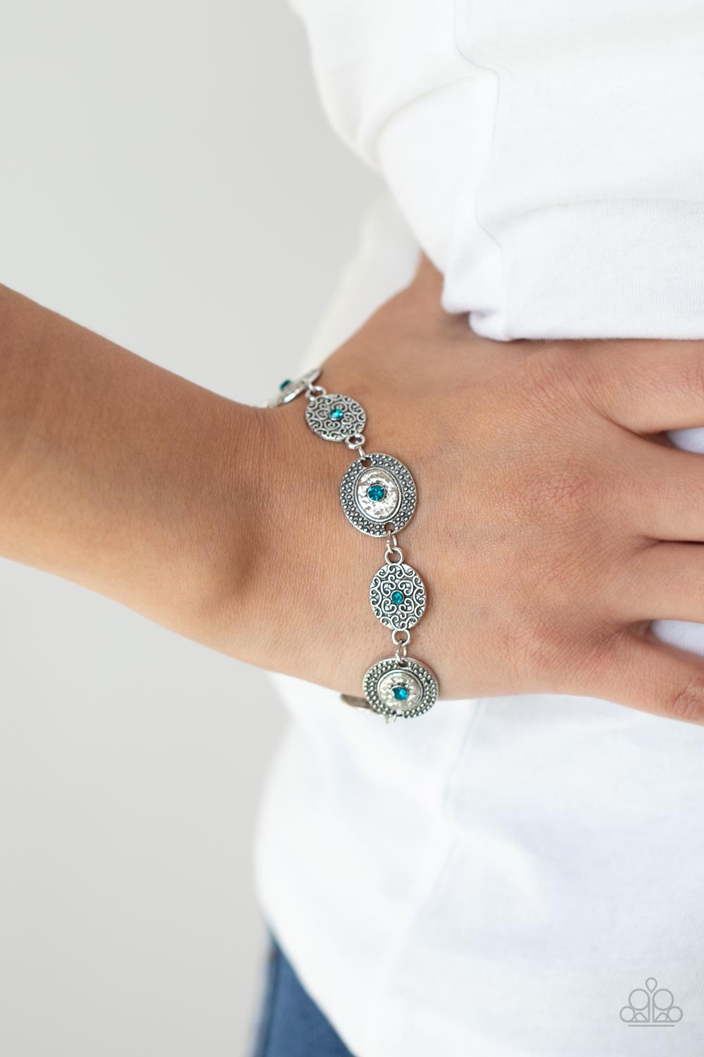 Paparazzi Secret Garden Glamour Blue Clasp Bracelet