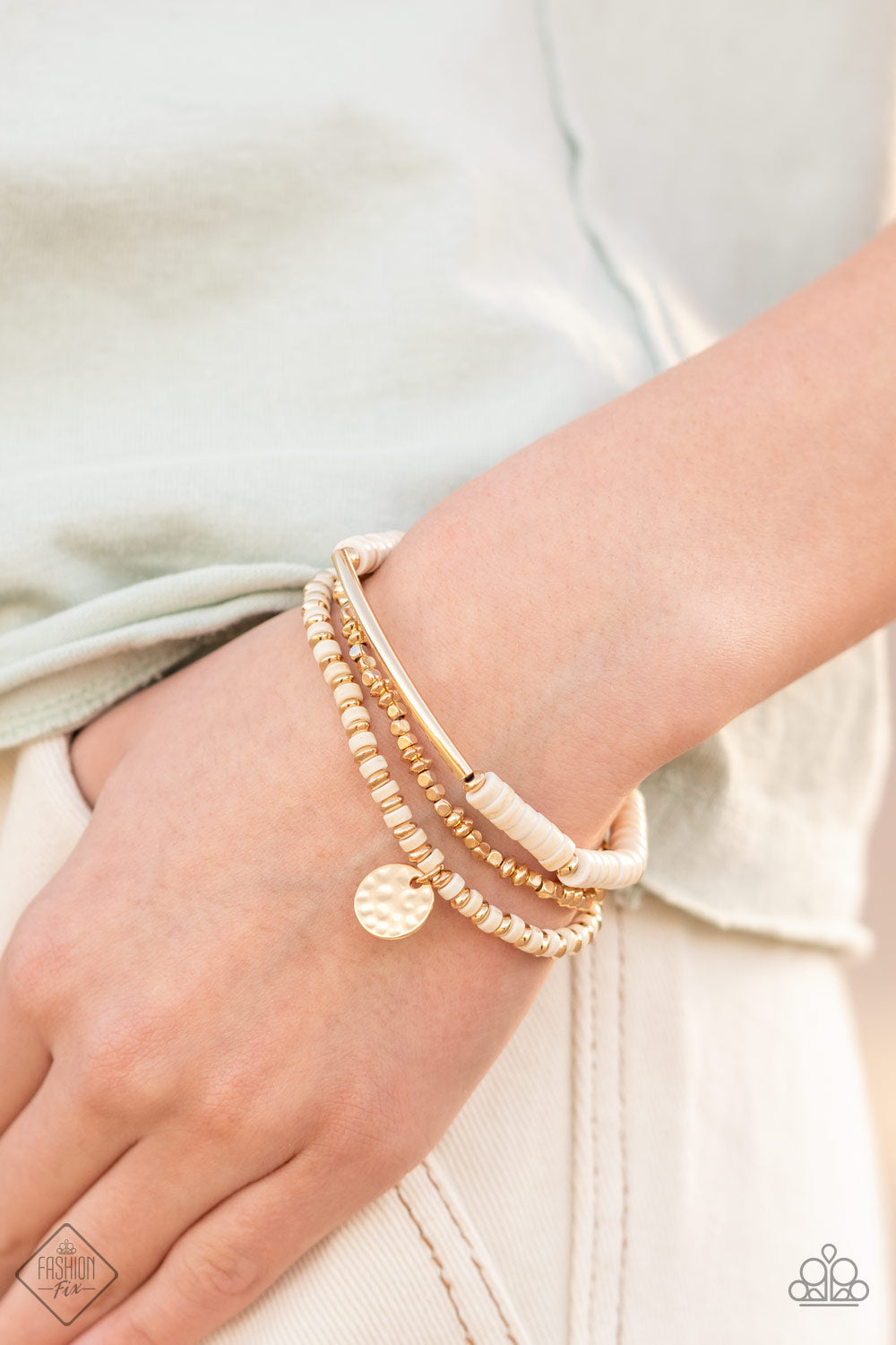 Paparazzi Terraform Trendsetter Gold Stretch Bracelet - Fashion Fix Sunset Sightings March 2022 - P9SE-GDXX-057HP