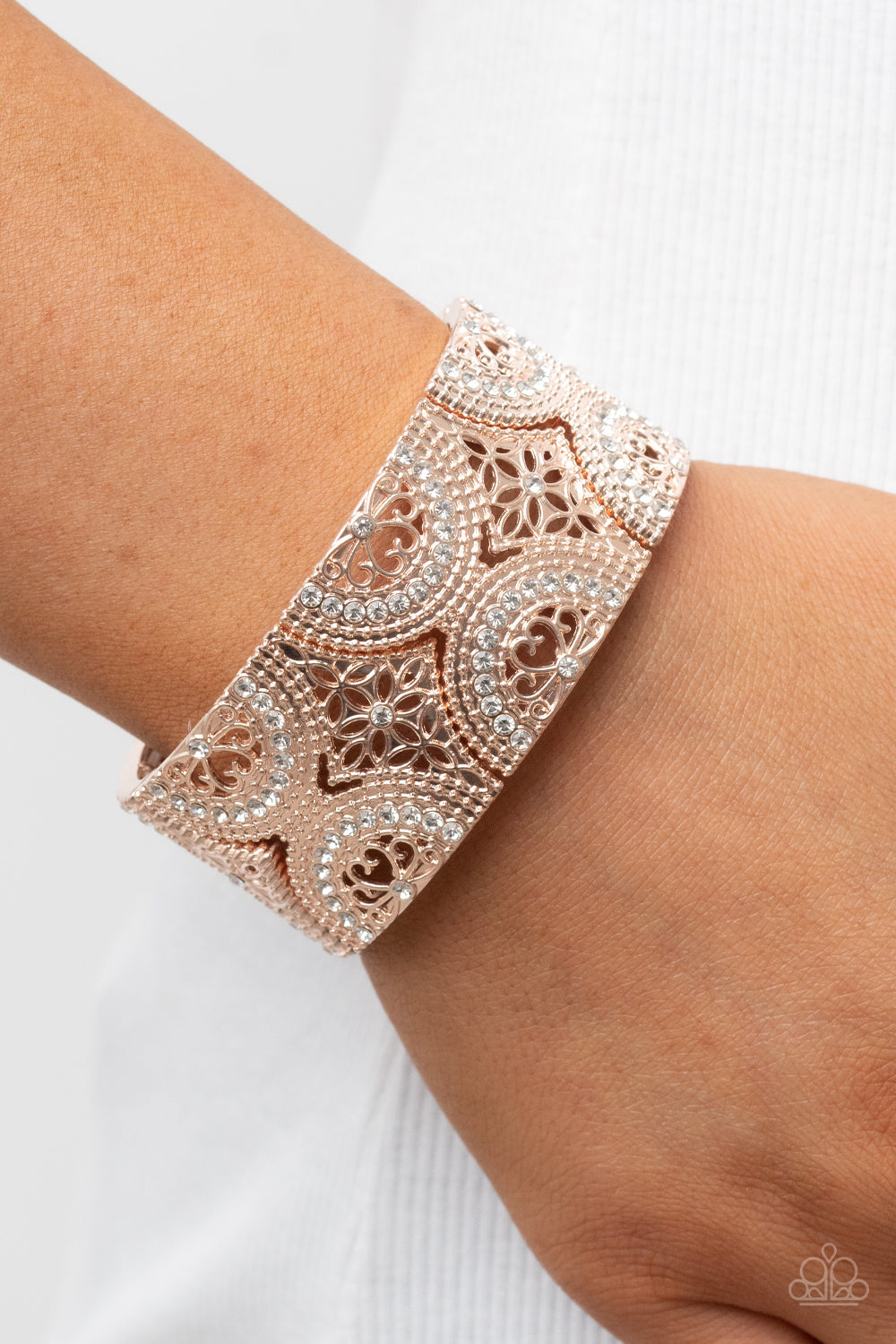 Paparazzi Wheeling and Dealing Rose Gold Stretch Bracelet - P9RE-GDRS-353XX