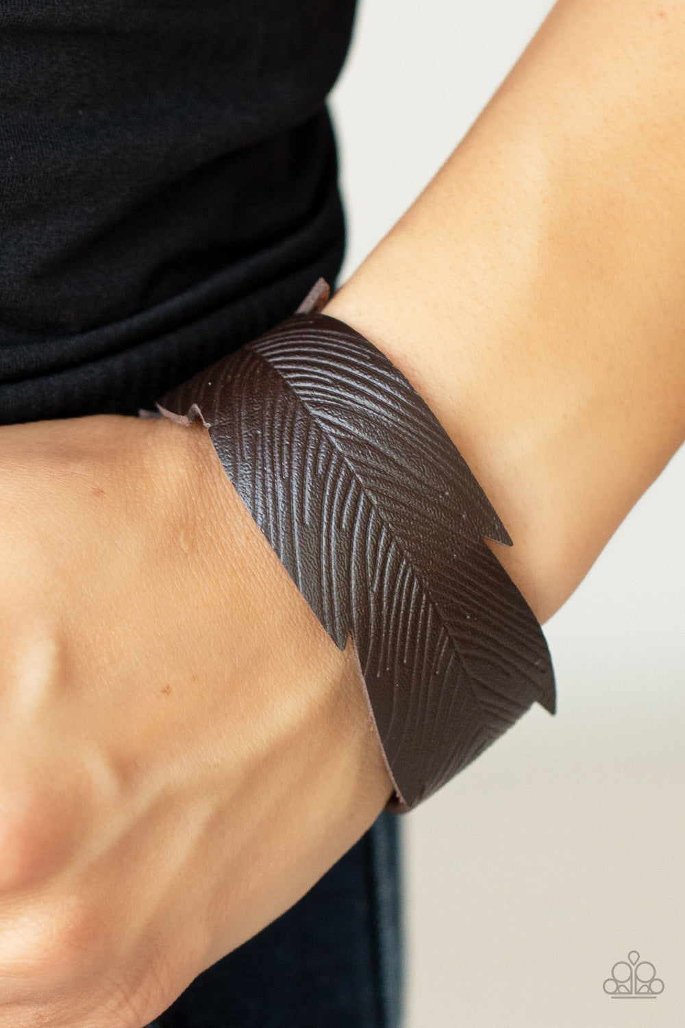 Paparazzi Whimsically Winging It Brown Single Wrap Snap Bracelet - P9UR-BNXX-569XX