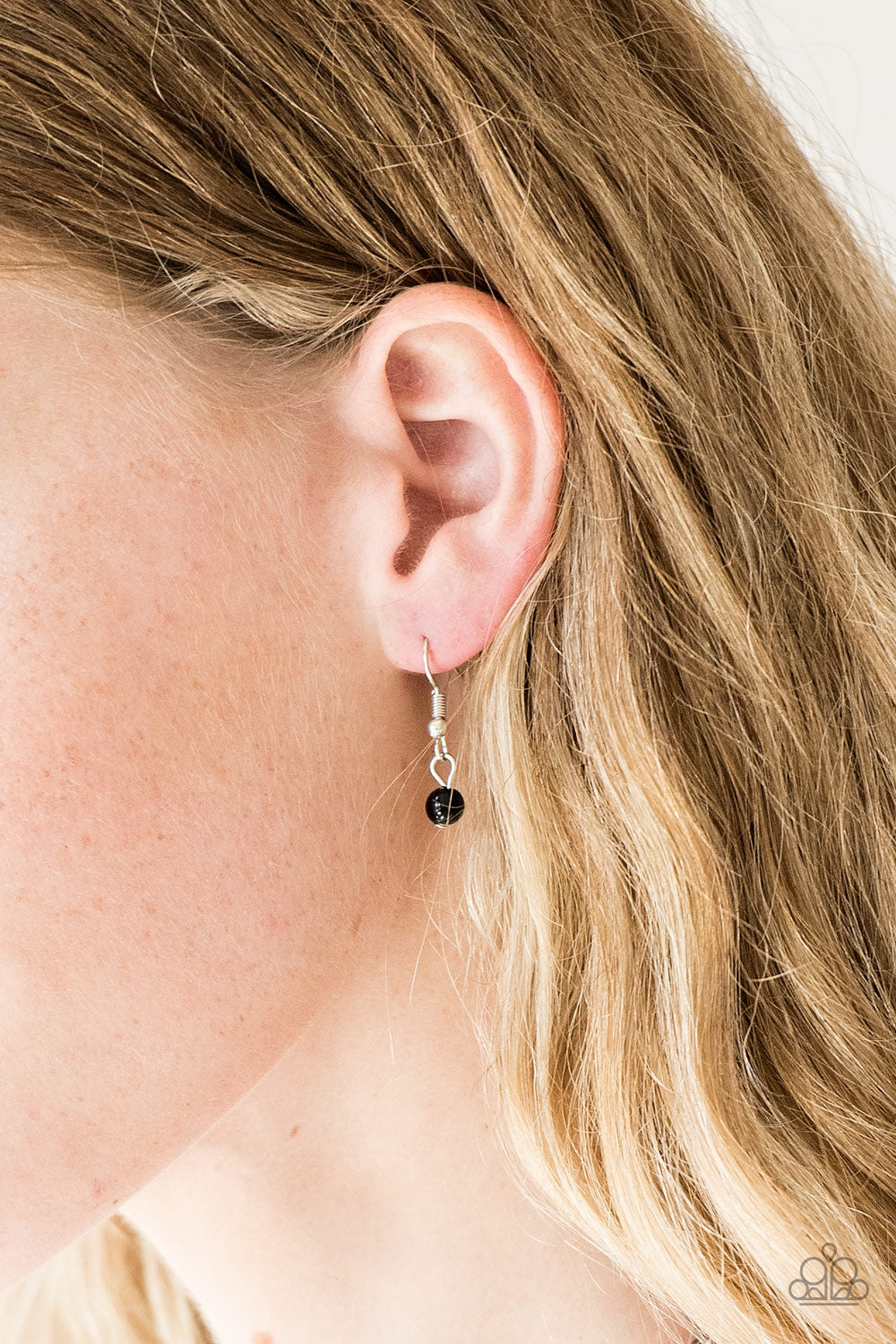 Paparazzi A Touch of Classy Black Short Necklace - P2RE-BKXX-273XX