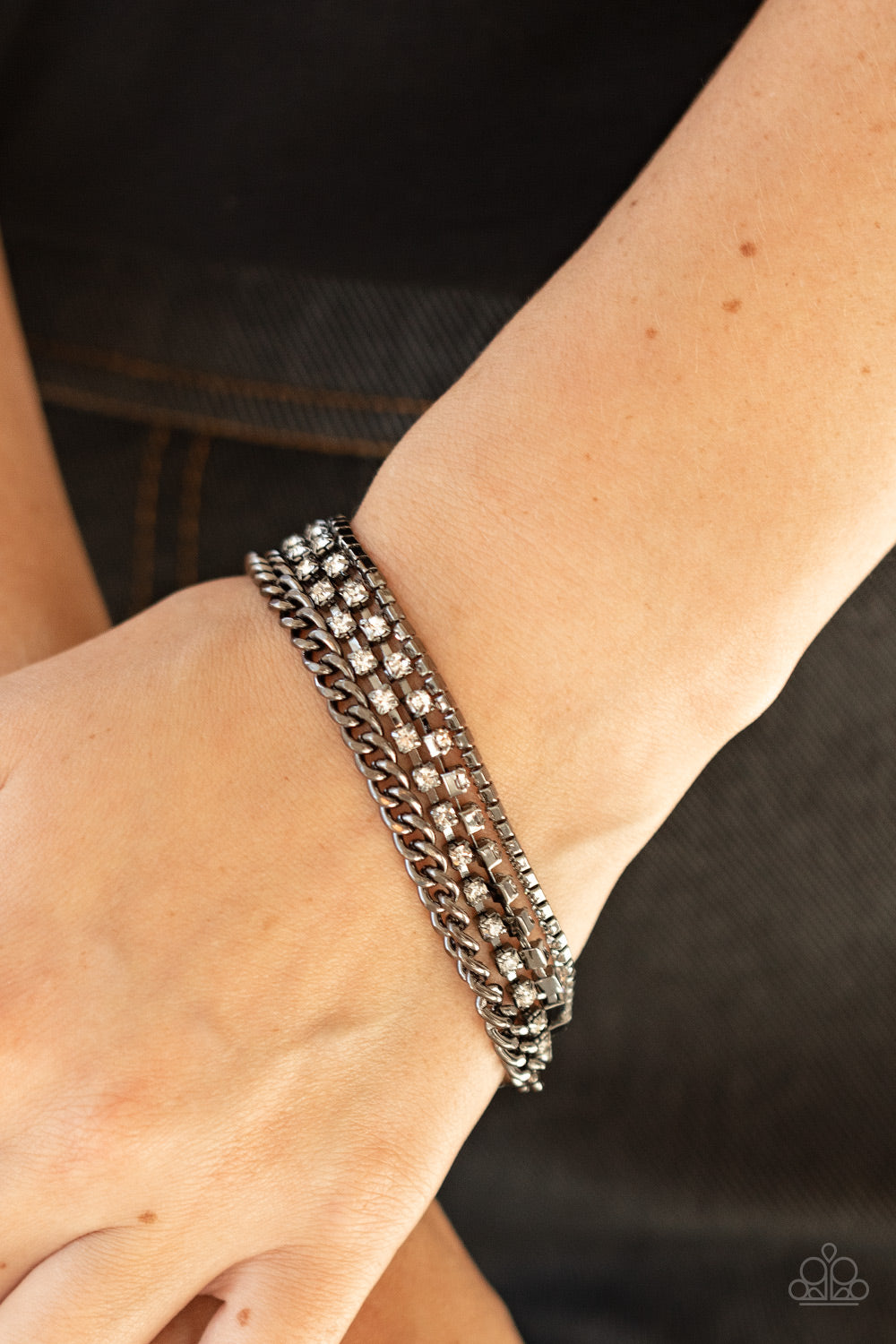 Paparazzi Brilliantly Beaming Black Clasp Bracelet - P9RE-BKXX-309XX