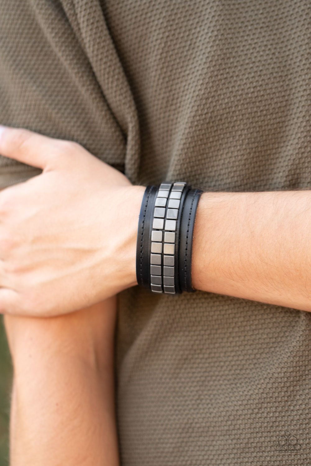 Paparazzi Engine Room Black Single Wrap Snap Bracelet - P9UR-BKXX-420XX