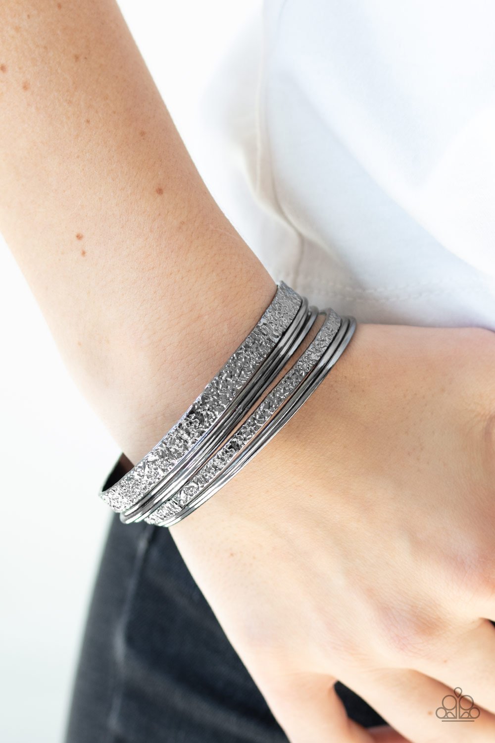 Paparazzi Full Circle Black Bangle Bracelet