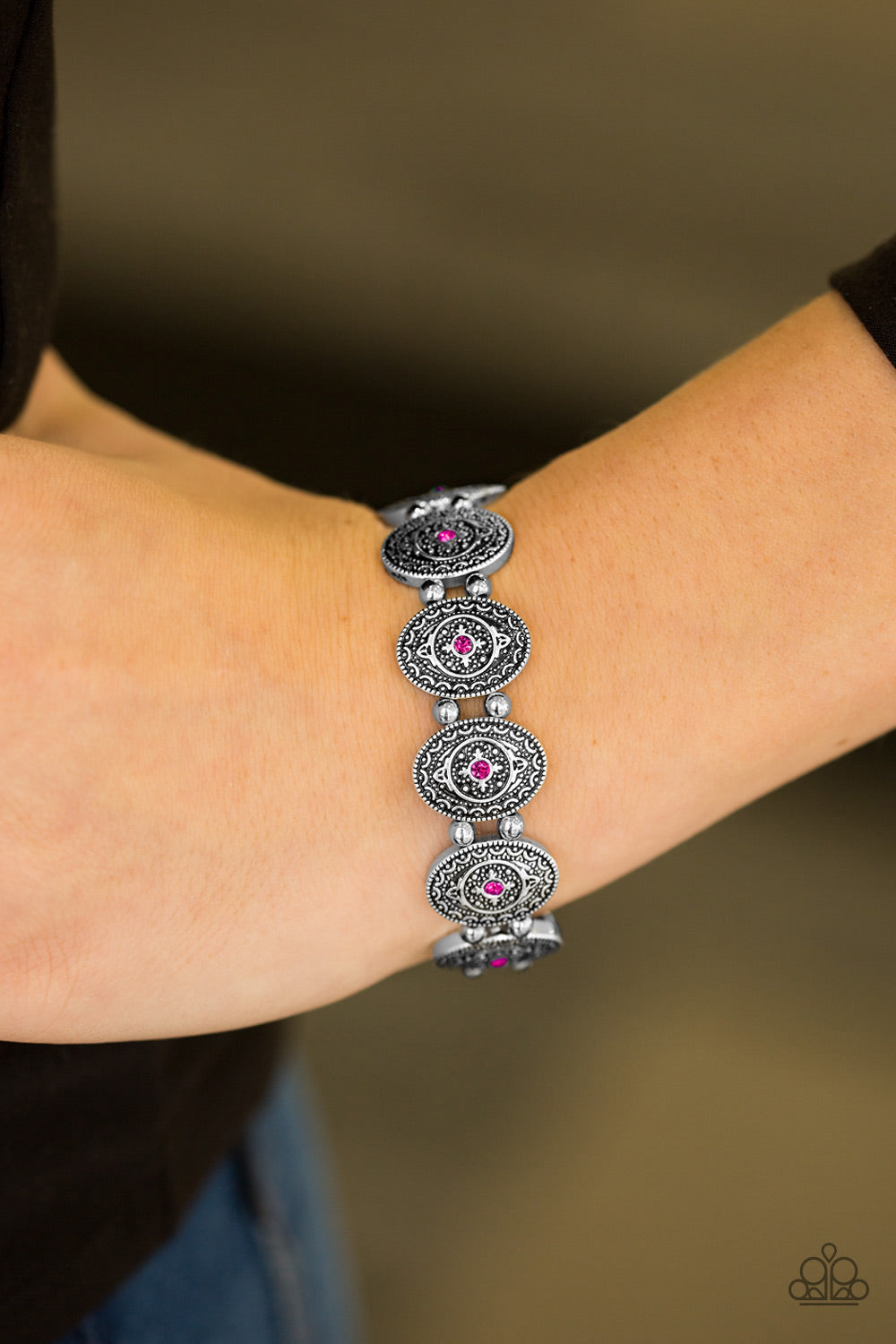 Paparazzi Girl Grandeur Pink Stretch Bracelet