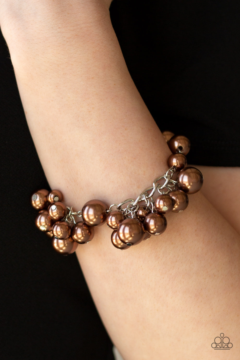 Paparazzi Girls In Pearls Brown Clasp Bracelet