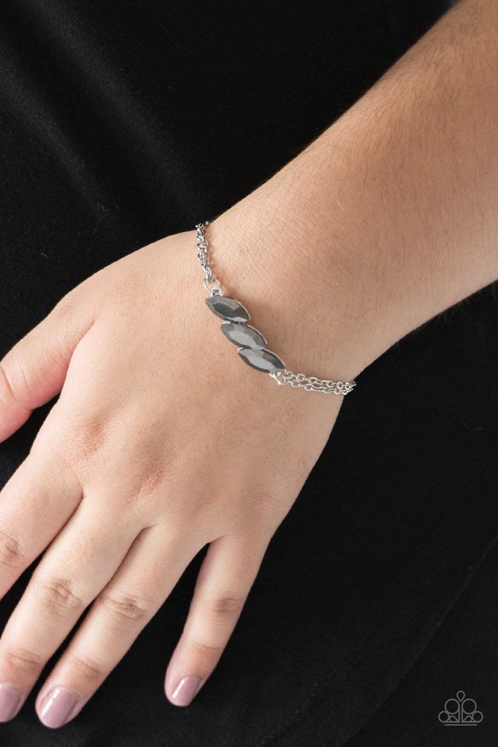 Paparazzi Pretty Priceless Silver Clasp Bracelet