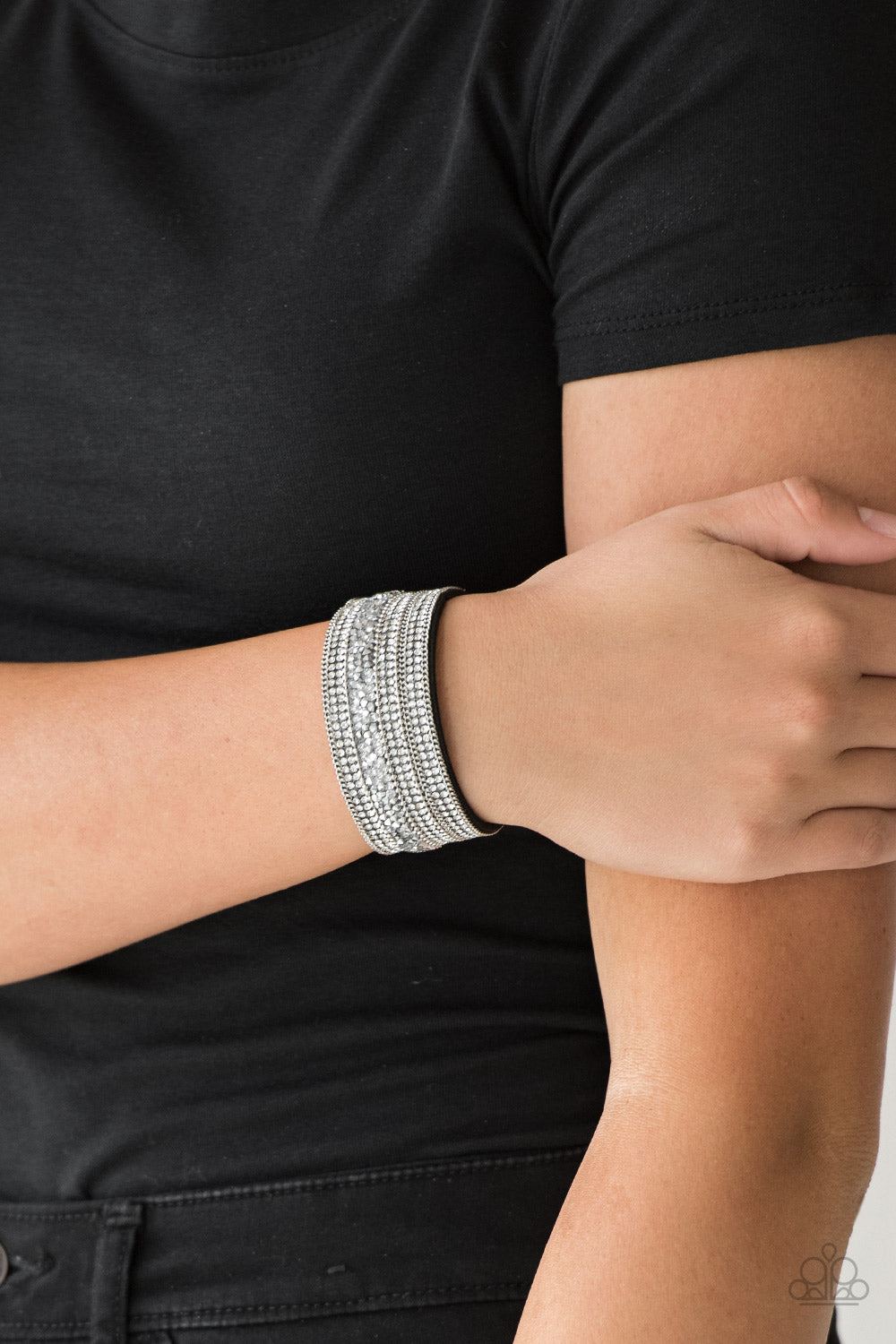 Paparazzi Really Rock Band Black/White Single Wrap Snap Bracelet - P9DI-URBK-171XX