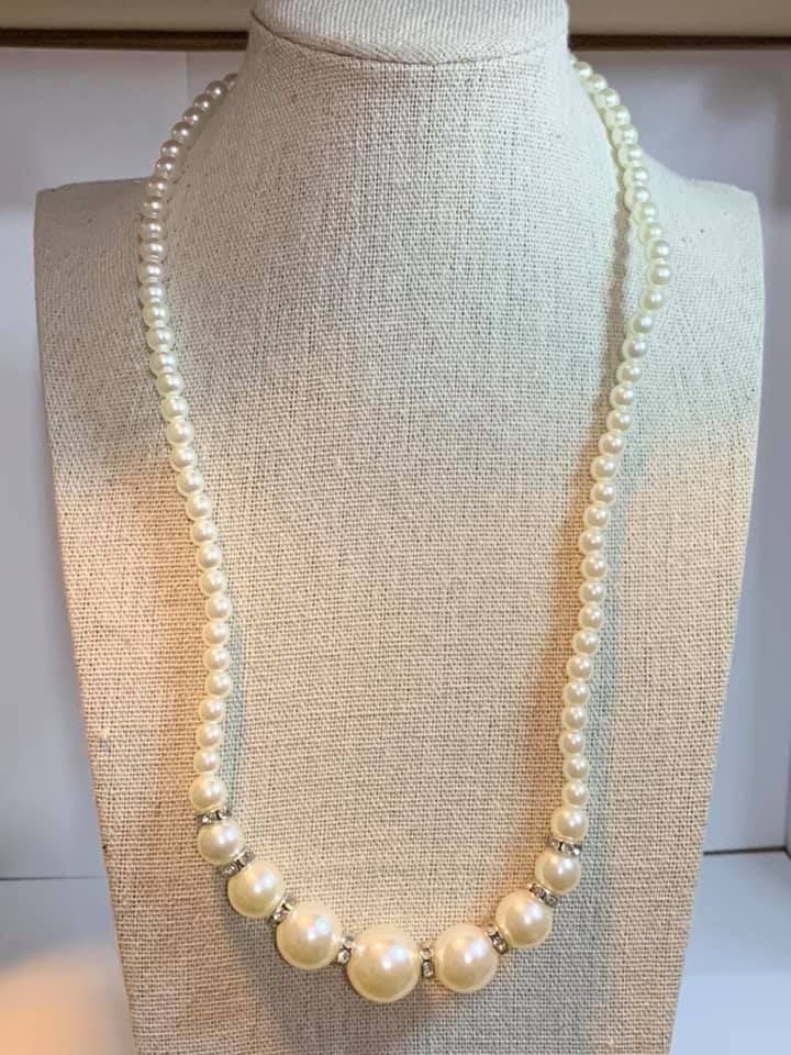 Paparazzi SoHo Sweetheart White Short Necklace - Fashion Fix Exclusive December 2019