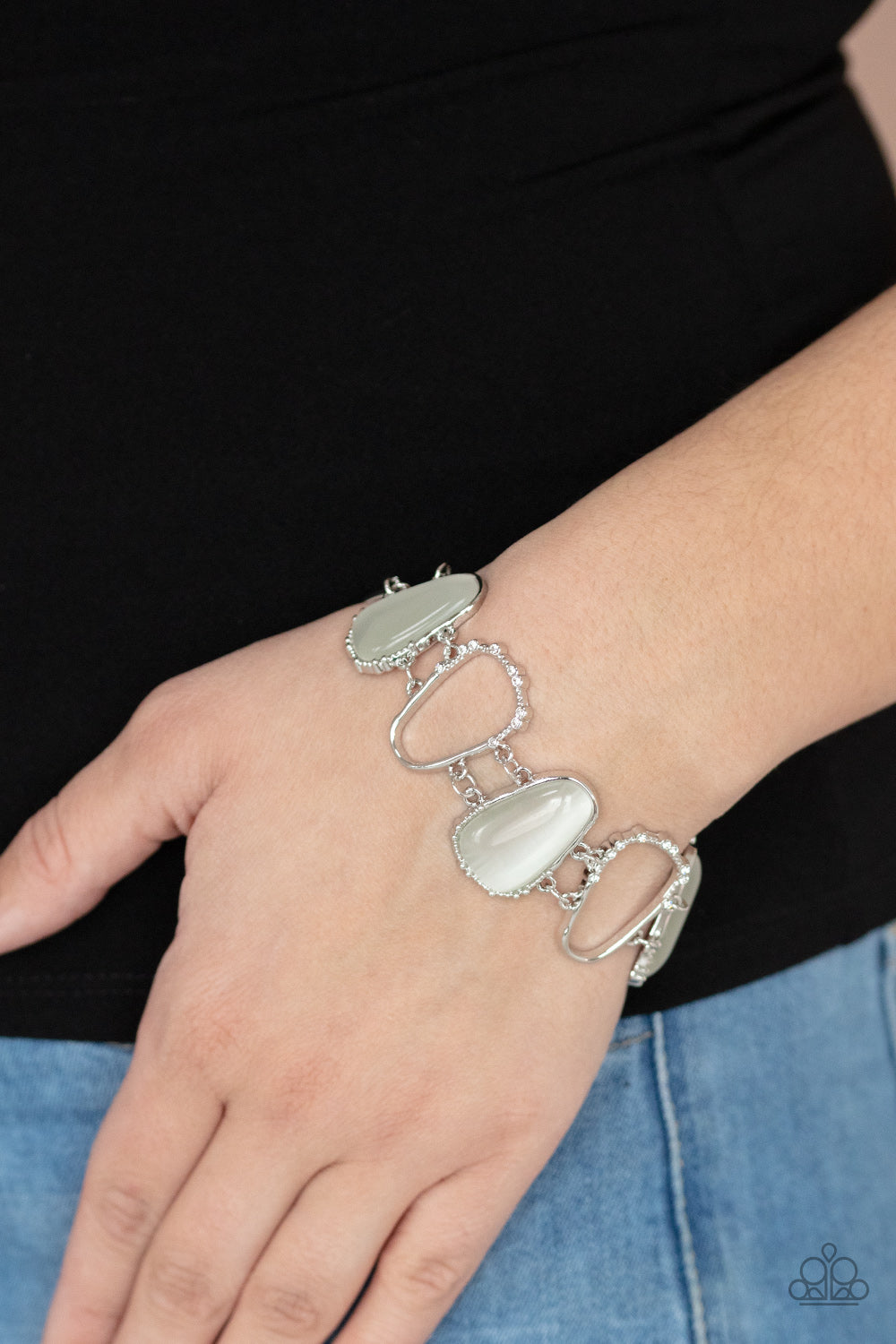 Paparazzi Yacht Club Couture White Clasp Bracelet