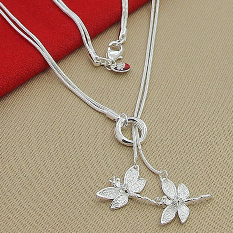 Silver-Plated Dragonfly Lariat Necklace with Crystal Accents – Elegant Nature-Inspired Design