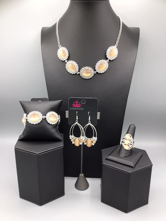 Paparazzi Fashion Fix Glimpses Of Malibu Complete Trend Blend - February 2021