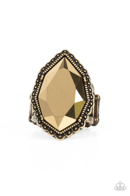 Paparazzi Avant-Grandeur Brass Ring - P4ED-BRXX-094XX