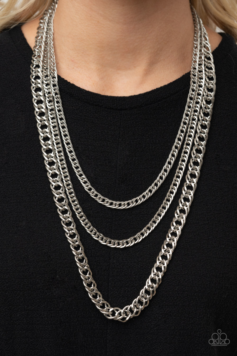 Paparazzi Chain of Champions Silver Short Necklace