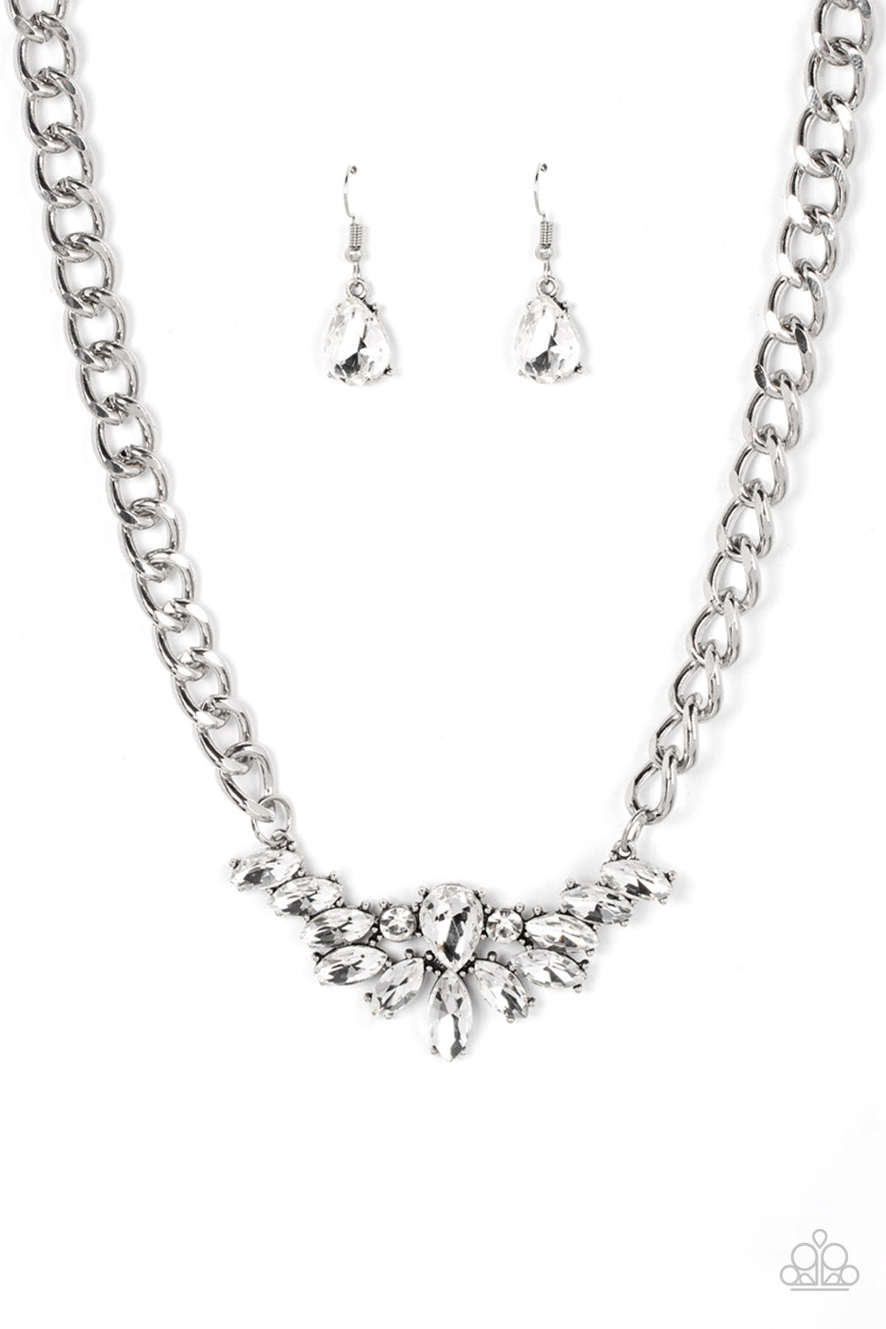 Paparazzi Come At Me White Short Necklace - P2ED-WTXX-044XX