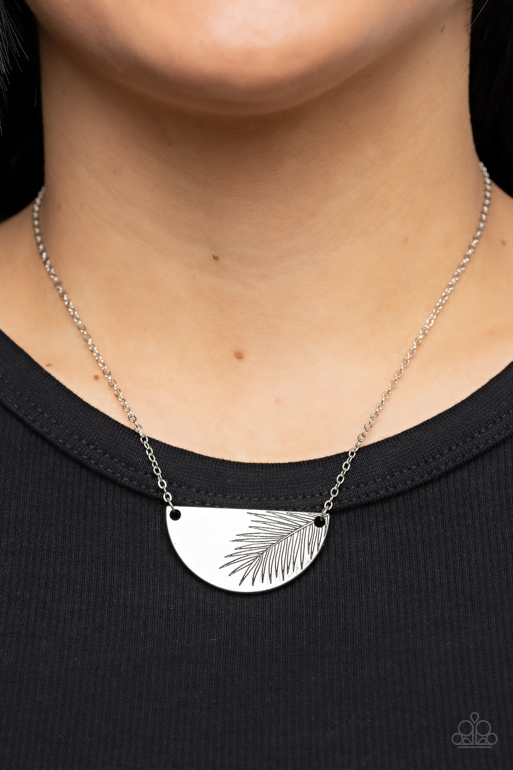 Paparazzi Cool, PALM, and Collected Silver Short Necklace - P2DA-SVXX-269XX