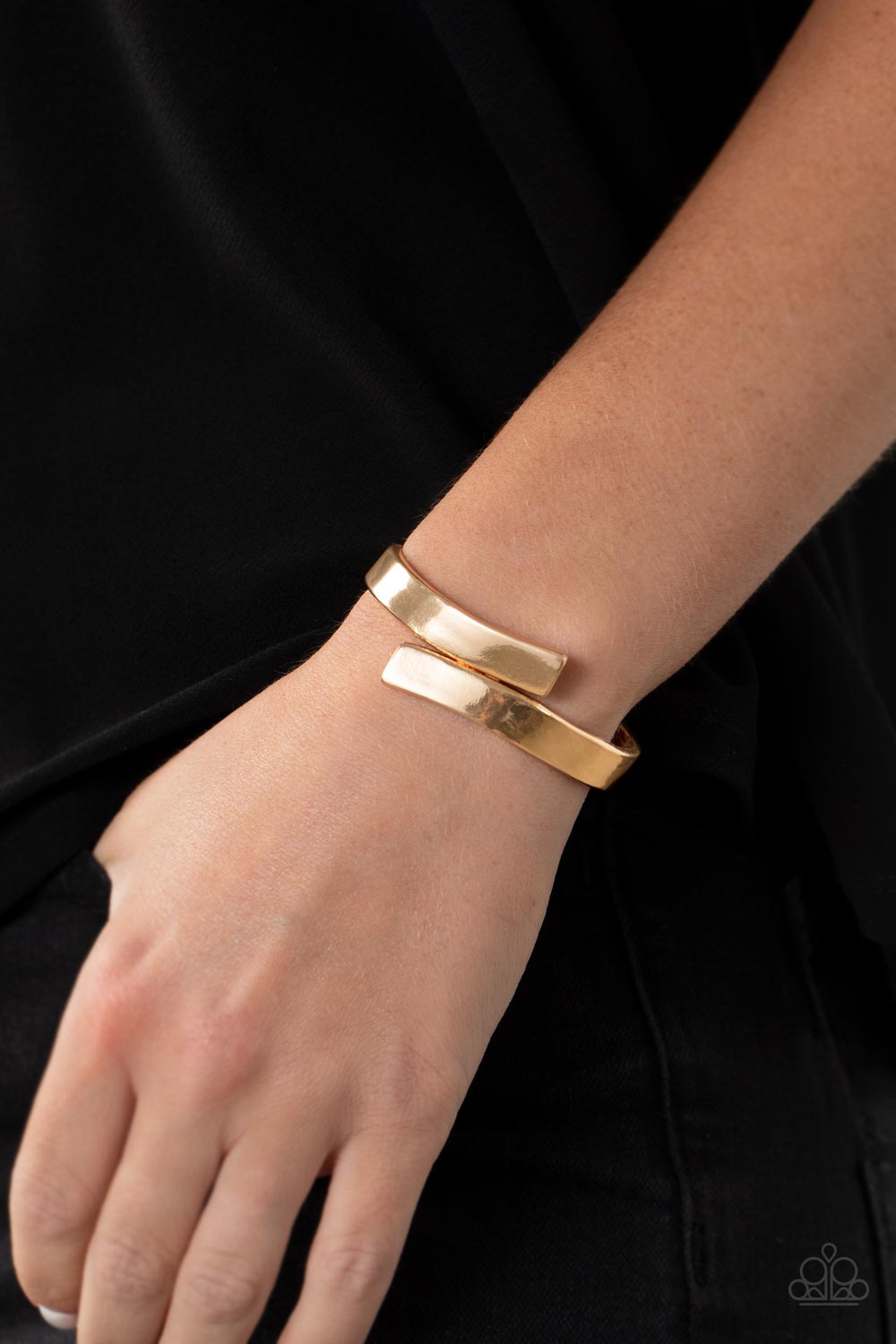 Paparazzi Dare to Flare Gold Hinge Cuff Bracelet - P9SE-GDXX-046XX