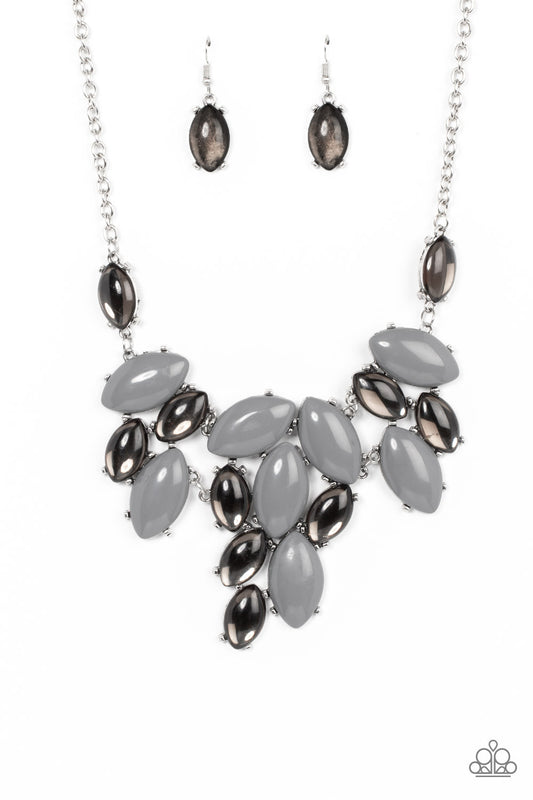 Paparazzi Date Night Nouveau Silver Short Necklace - P2ST-SVXX-178XX