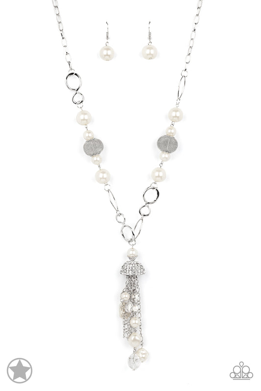 Paparazzi Designated Diva White Blockbuster Short Necklace