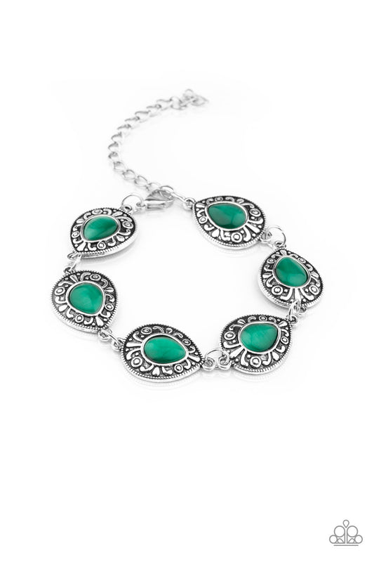 Paparazzi Enchantingly Ever After Green Clasp Bracelet