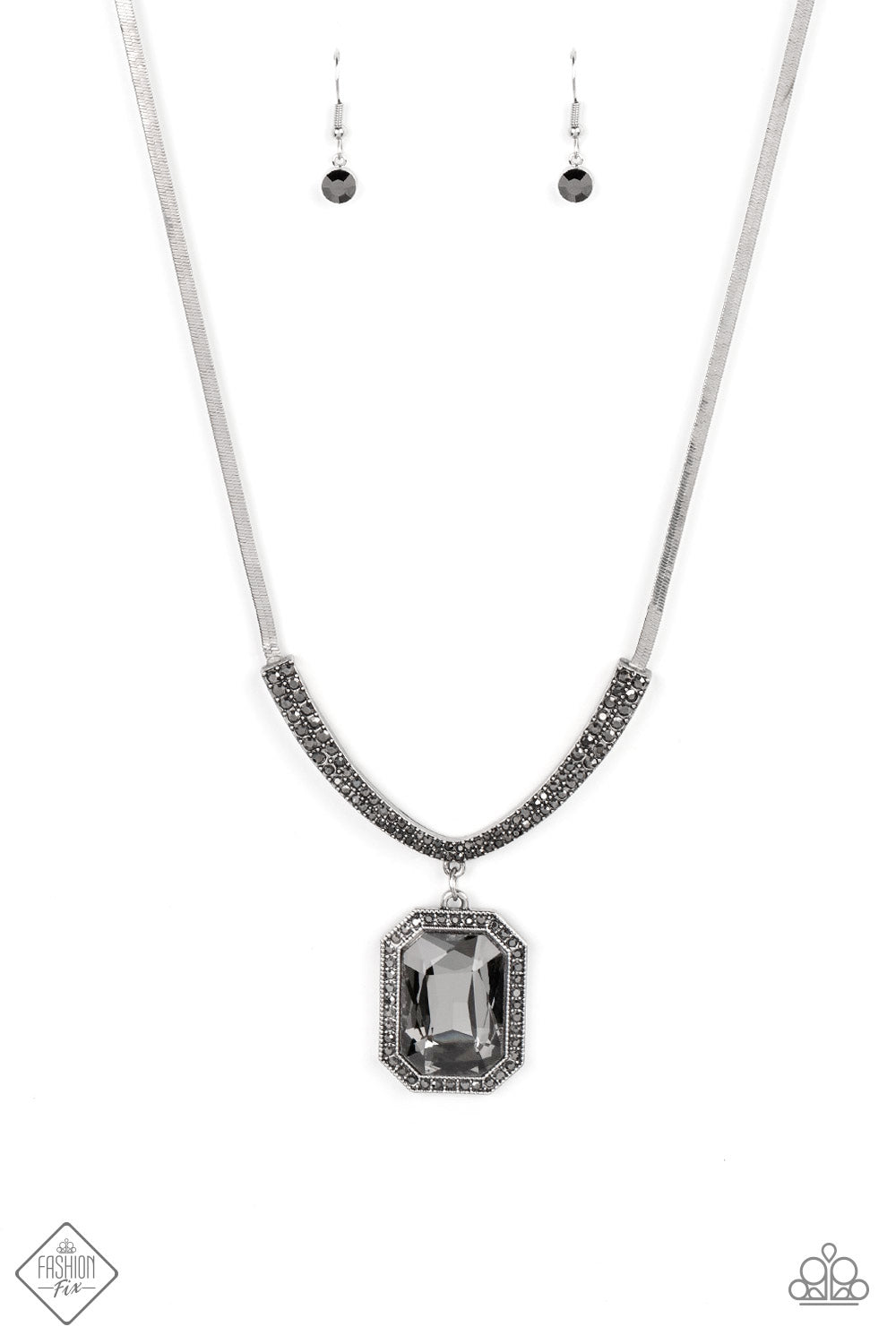 Paparazzi Fit For A DRAMA QUEEN Silver Short Necklace – Fashion Fix Magnificent Musings August 2022