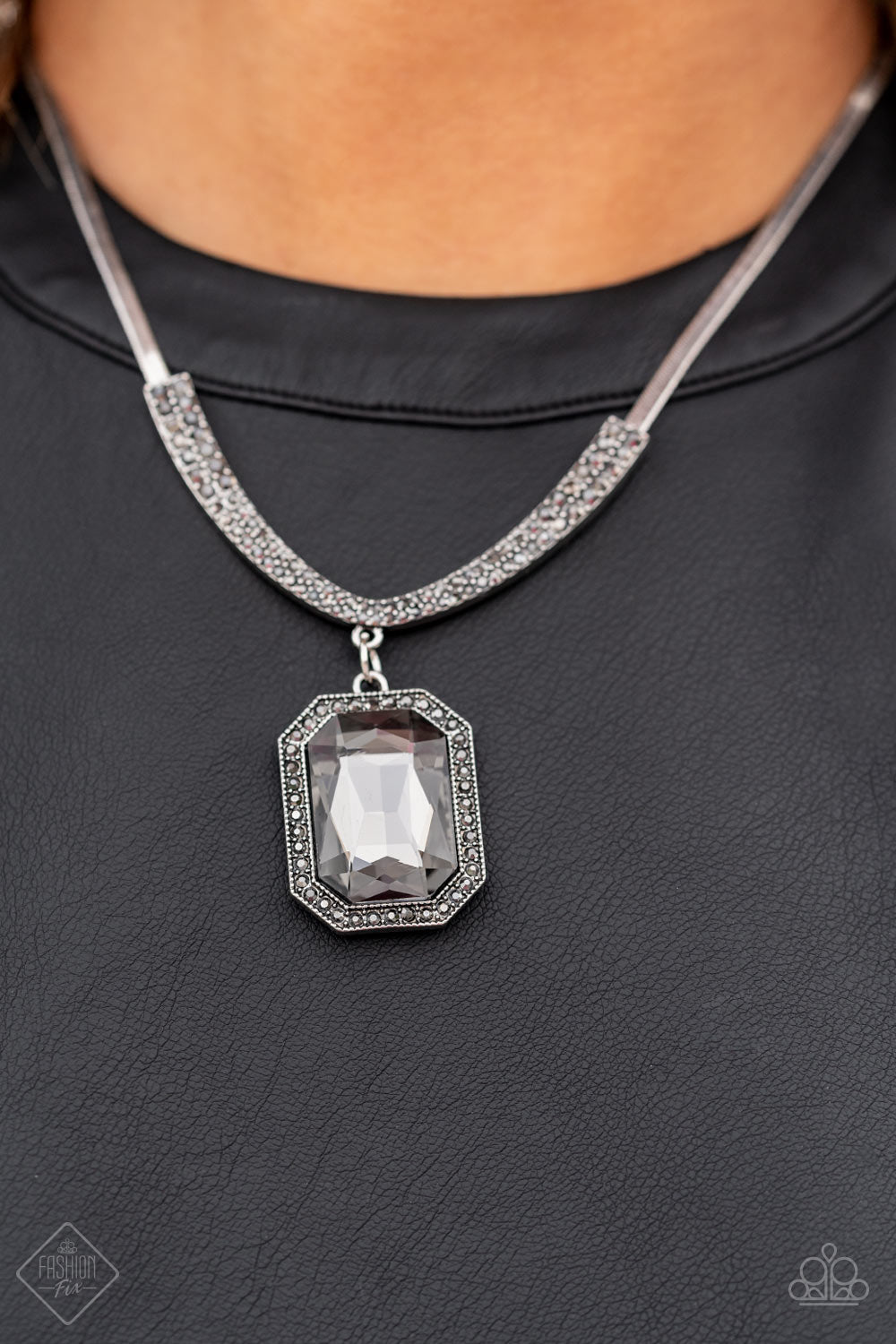 Paparazzi Fit For A DRAMA QUEEN Silver Short Necklace – Fashion Fix Magnificent Musings August 2022
