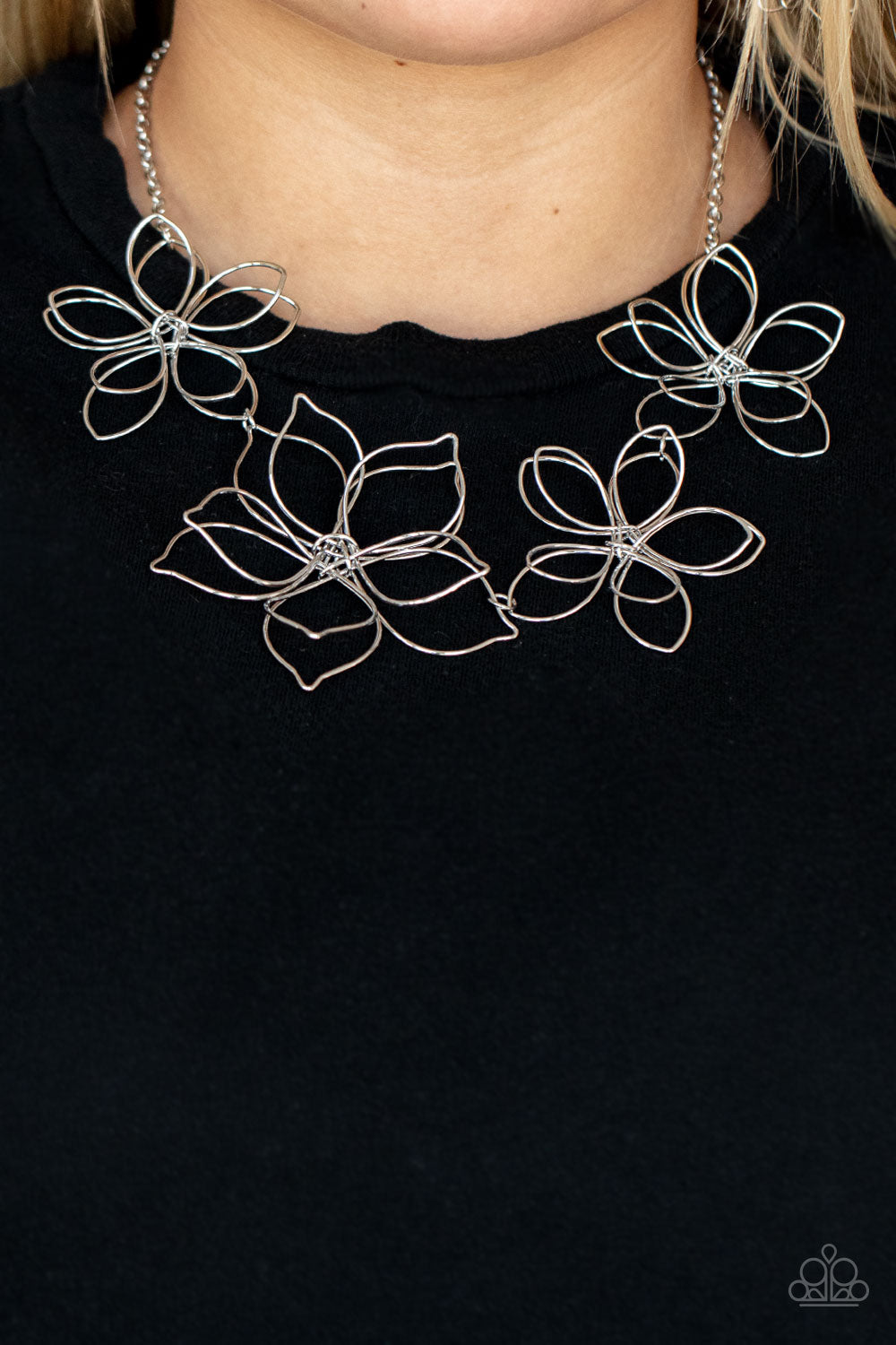 Paparazzi Flower Garden Fashionista Silver Short Necklace - P2ST 