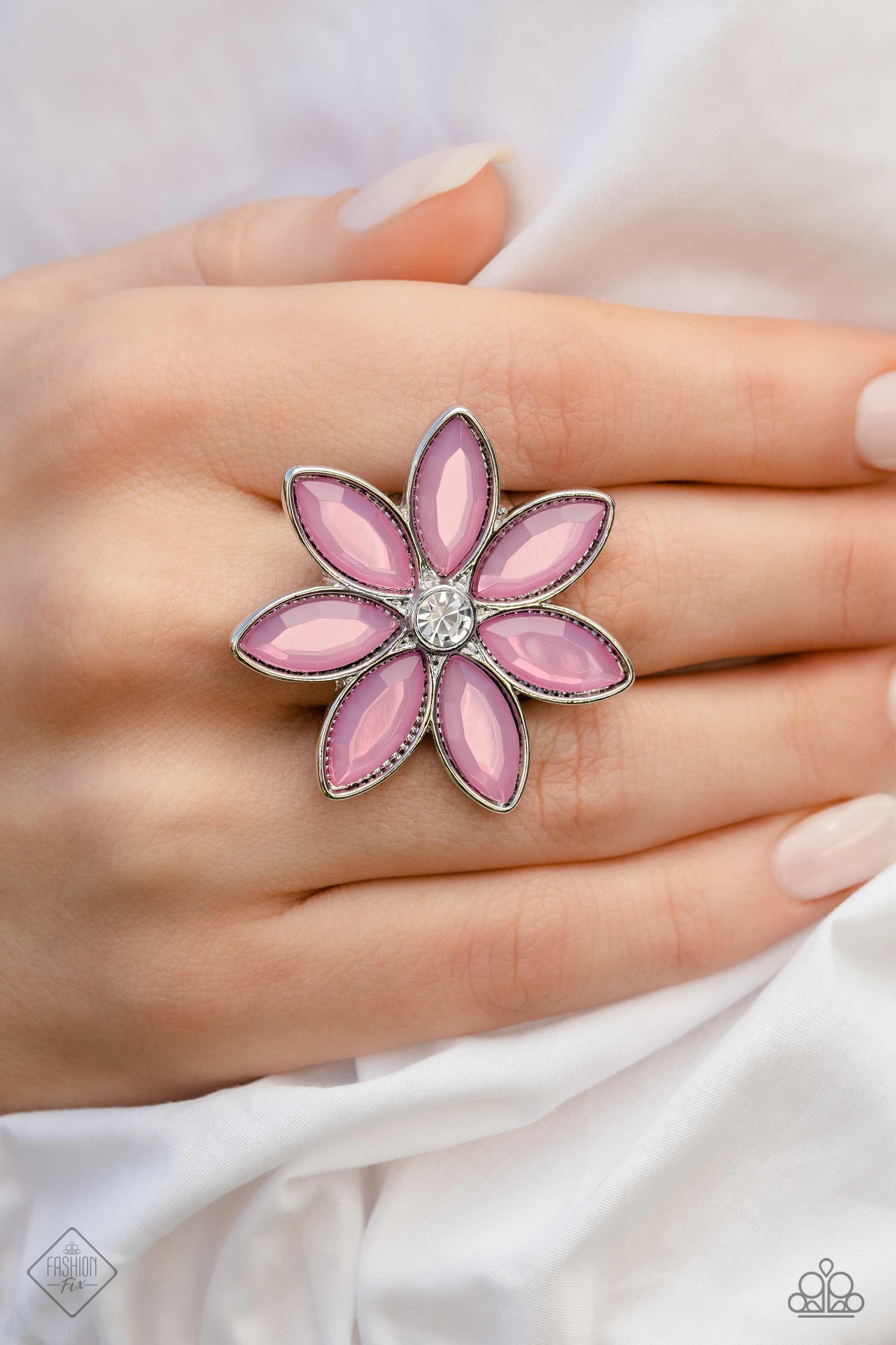 Paparazzi GARDEN My French Purple Ring - Fashion Fix Glimpses of Malibu March 2023 GM-0323 - P4WH-PRXX-210NG