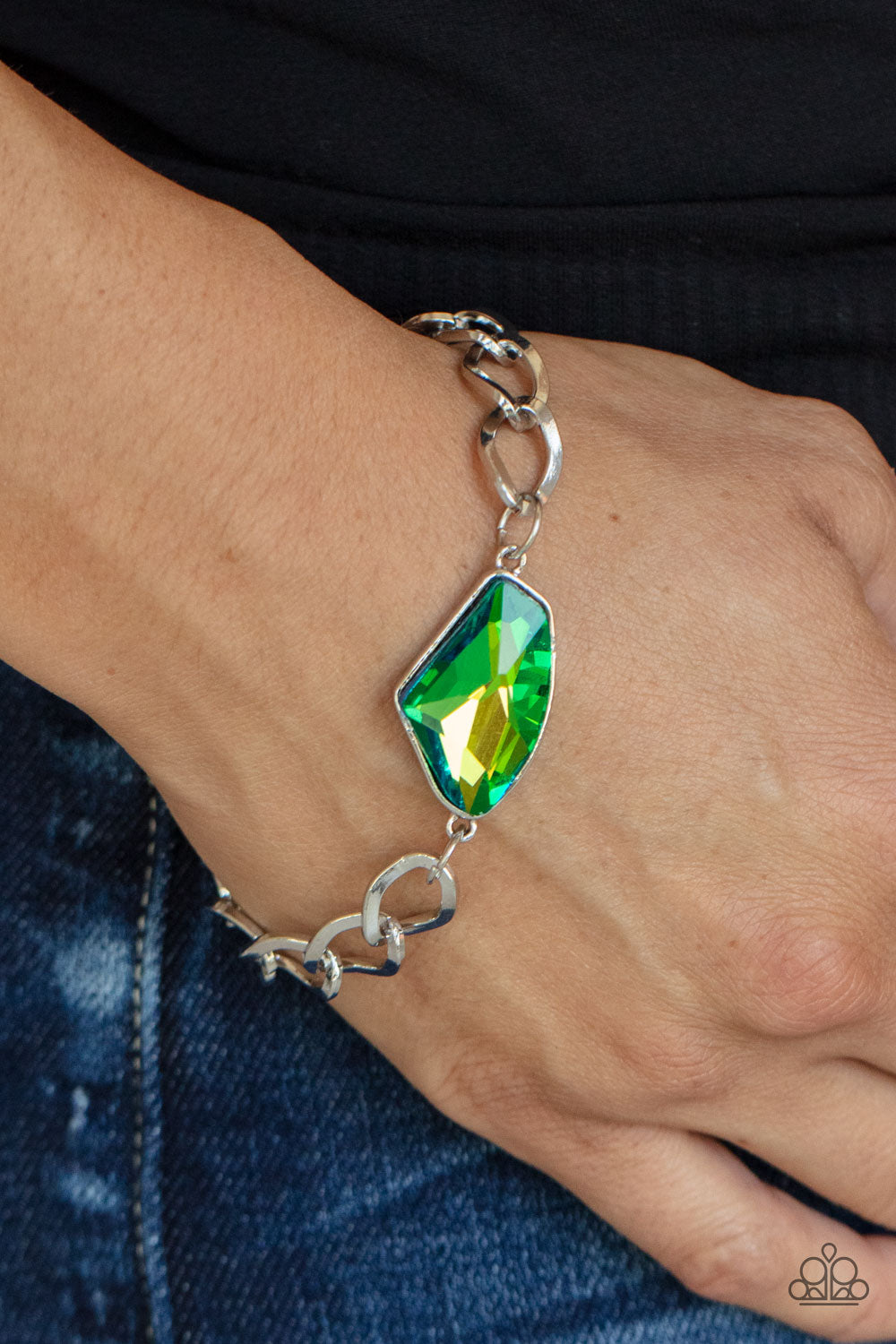 Paparazzi Galactic Grunge Green Clasp  - P9ED-GRXX-020XX