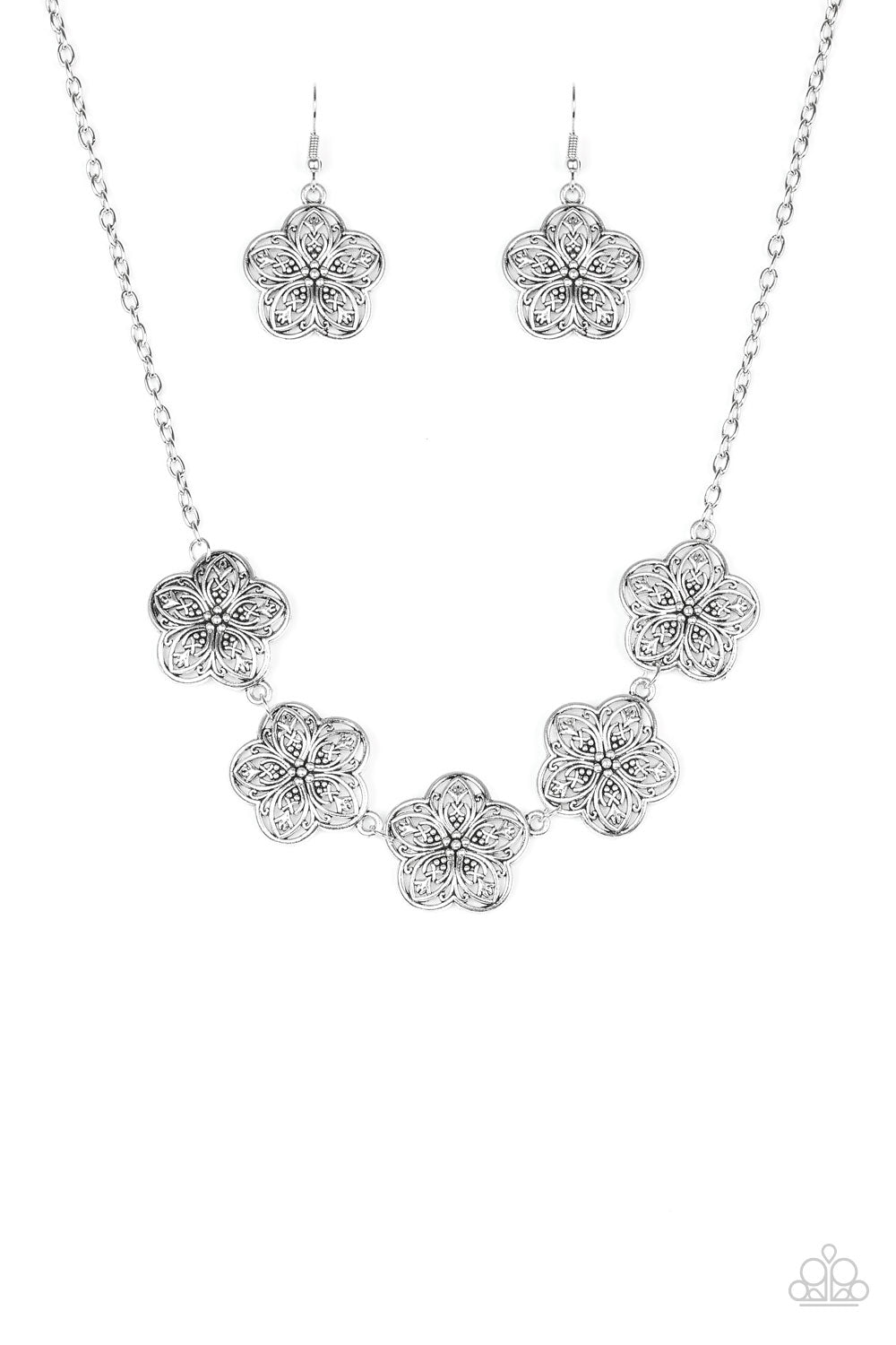 Paparazzi Garden Groove Silver Short Necklace