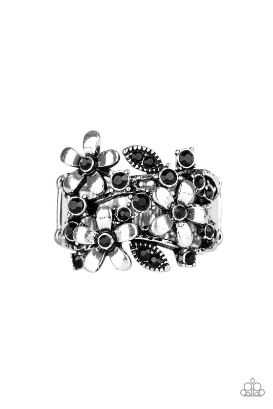 Paparazzi Gardenia Gleam Black Ring