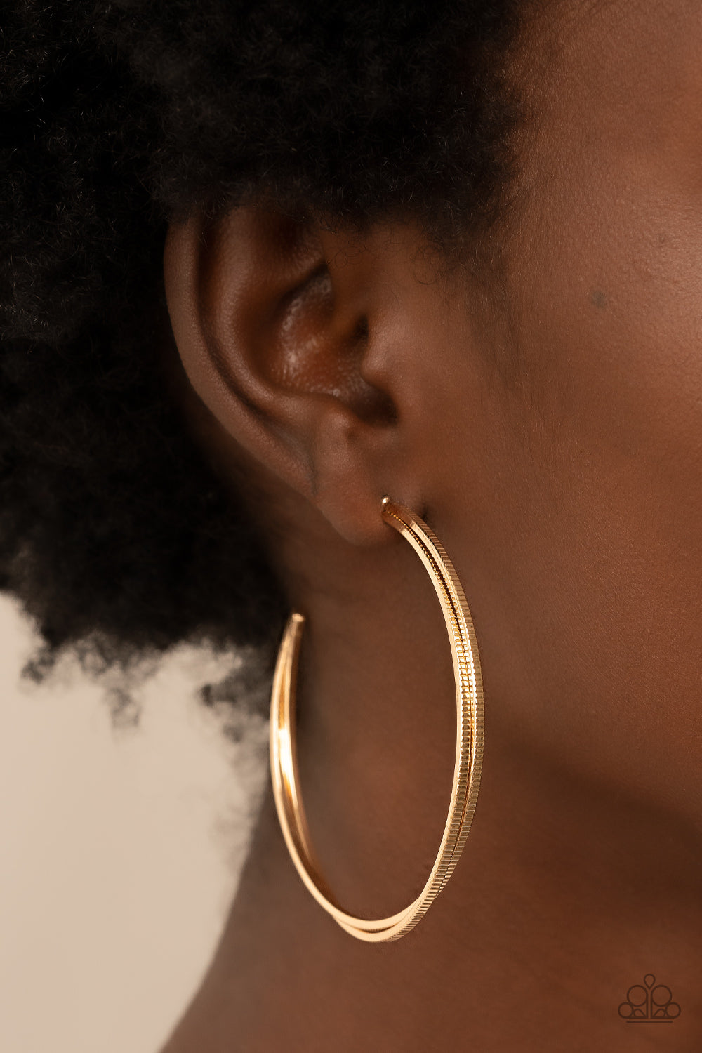 Paparazzi Monochromatic Curves Gold Post Hoop Earrings - P5HO-GDXX-226XX