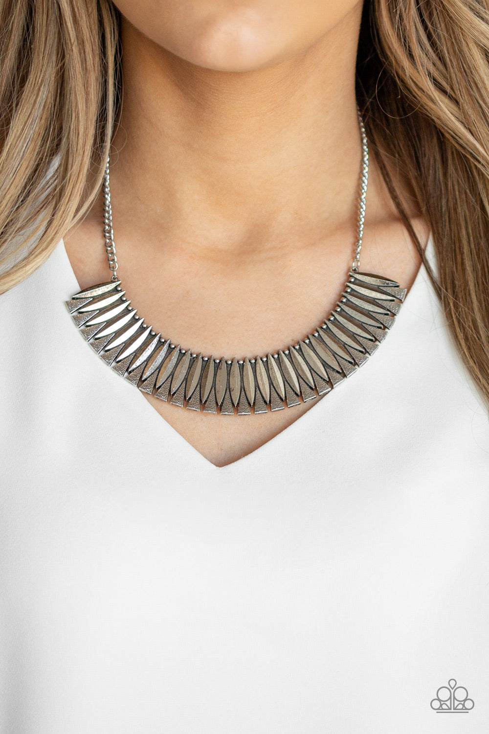 Paparazzi My Main MANE Silver Short Necklace - P2TR-SVXX-134XX