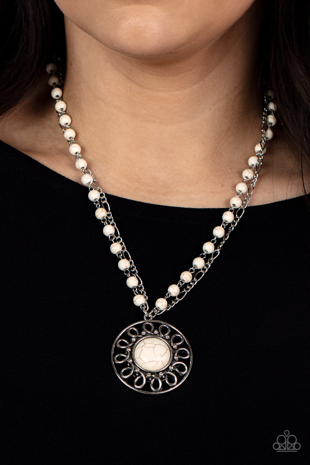 Paparazzi Sahara Suburb White Short Necklace - P2SE-WTXX-266XX