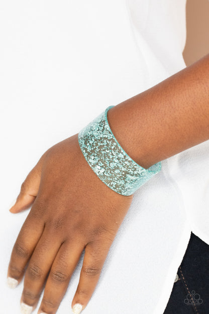 Paparazzi Snap, Crackle, Pop! Blue Cuff Bracelet - P9SE-BLXX-357XX