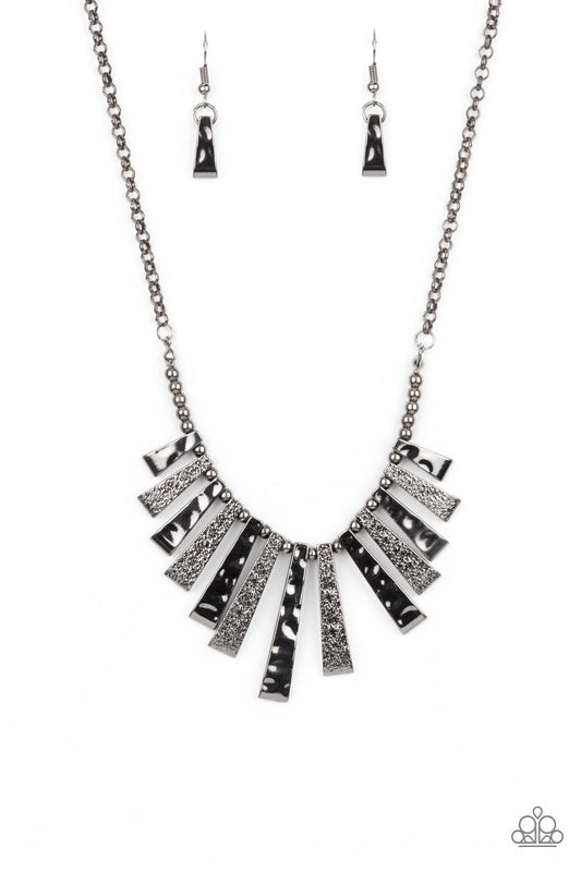 Paparazzi The MANE Course Black Short Necklace