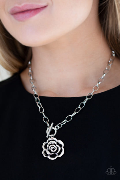 Paparazzi Beautifully In Bloom Silver Short Toggle Necklace